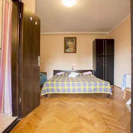 Guest House Nada 392